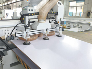 HE5 CNC cutting machine (CNC Machining center)